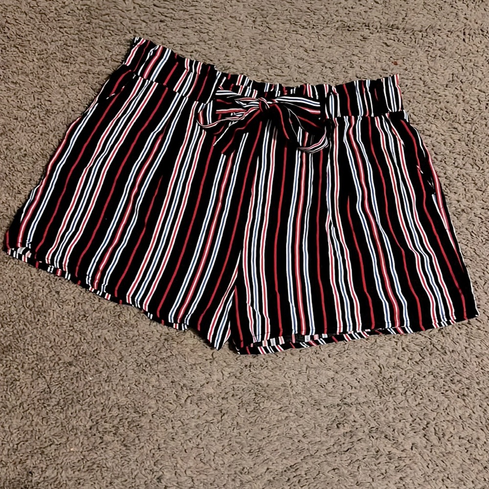 Rue21 high waist red blue & white striped shorts, sz 1x, NWT.